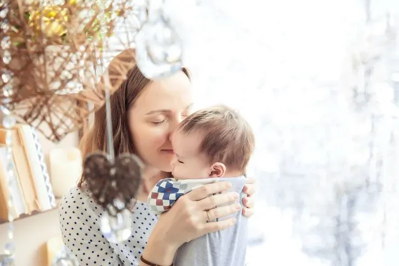 Maman et bébé en consultation nutritionnelle post-partum — Cabinet Madame Jujube Genève